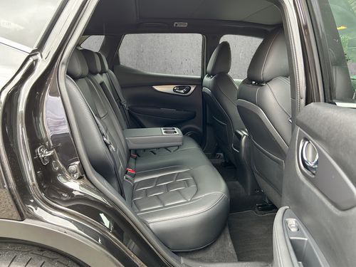 https://csb-strapi-files.fsn1.your-objectstorage.com/inventory-cars/images/db9fee4beba1222c8a44c52ad812f7b119a68c03/18_500_6668.jpg