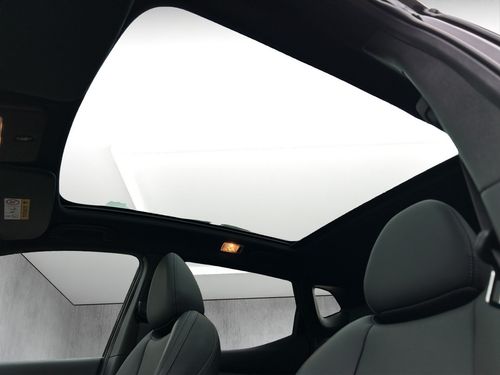 https://csb-strapi-files.fsn1.your-objectstorage.com/inventory-cars/images/db9fee4beba1222c8a44c52ad812f7b119a68c03/21_500_3074.jpg