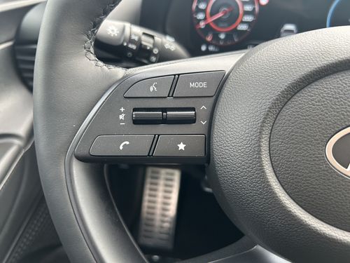 https://csb-strapi-files.fsn1.your-objectstorage.com/inventory-cars/images/dbe44ce821d1d34c8a2d8acacac16d75796dc6ec/16_500_3803.jpg