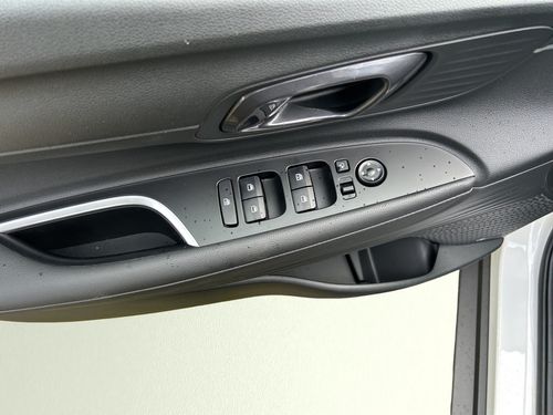 https://csb-strapi-files.fsn1.your-objectstorage.com/inventory-cars/images/dbe44ce821d1d34c8a2d8acacac16d75796dc6ec/18_500_4772.jpg