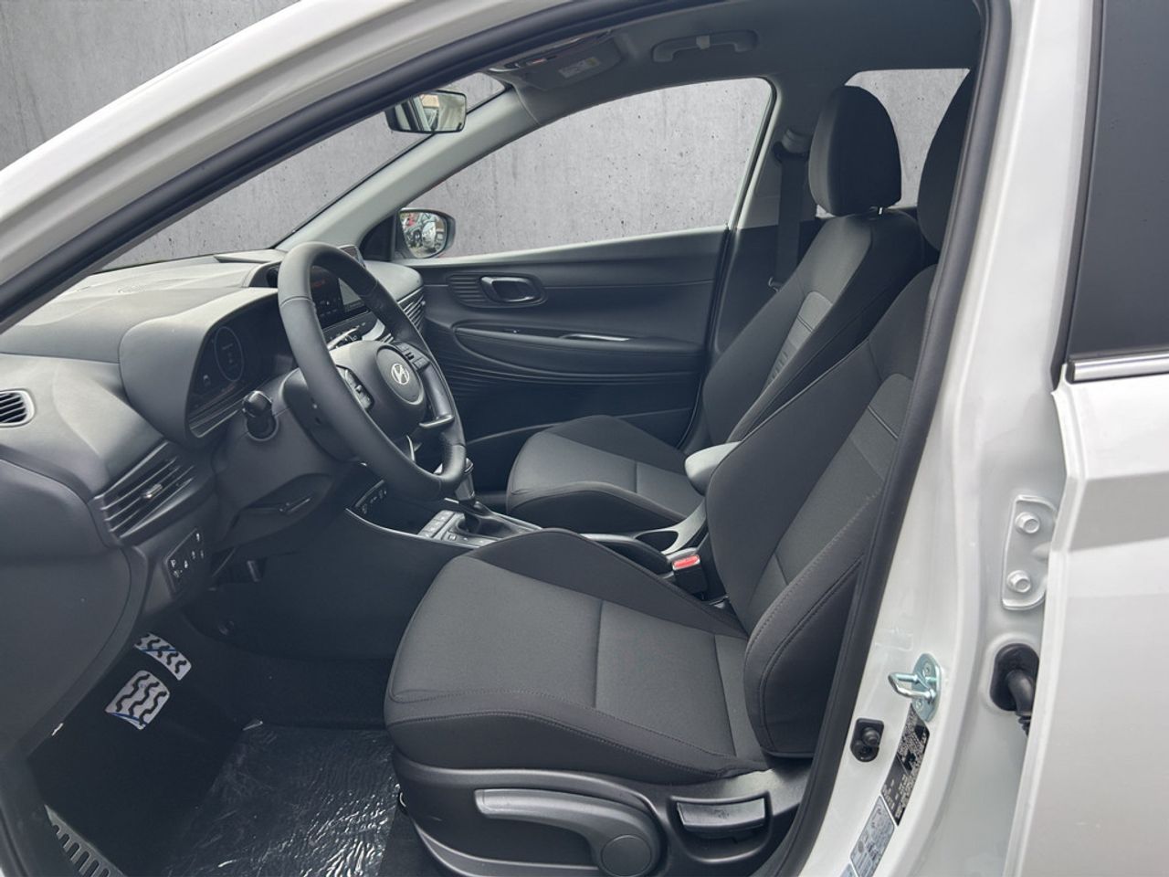 https://csb-strapi-files.fsn1.your-objectstorage.com/inventory-cars/images/dbe44ce821d1d34c8a2d8acacac16d75796dc6ec/19_1280_4125.jpg