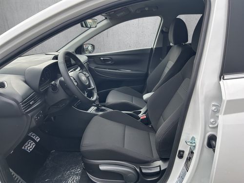https://csb-strapi-files.fsn1.your-objectstorage.com/inventory-cars/images/dbe44ce821d1d34c8a2d8acacac16d75796dc6ec/19_500_4668.jpg