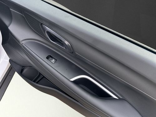 https://csb-strapi-files.fsn1.your-objectstorage.com/inventory-cars/images/dbe44ce821d1d34c8a2d8acacac16d75796dc6ec/33_500_1524.jpg