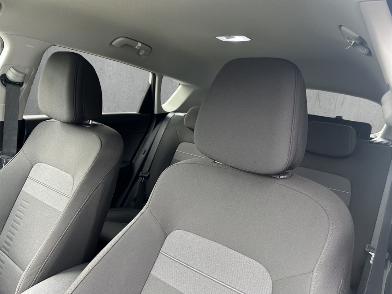 https://csb-strapi-files.fsn1.your-objectstorage.com/inventory-cars/images/dbe44ce821d1d34c8a2d8acacac16d75796dc6ec/35_1280_2246.jpg