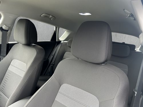 https://csb-strapi-files.fsn1.your-objectstorage.com/inventory-cars/images/dbe44ce821d1d34c8a2d8acacac16d75796dc6ec/35_500_6649.jpg