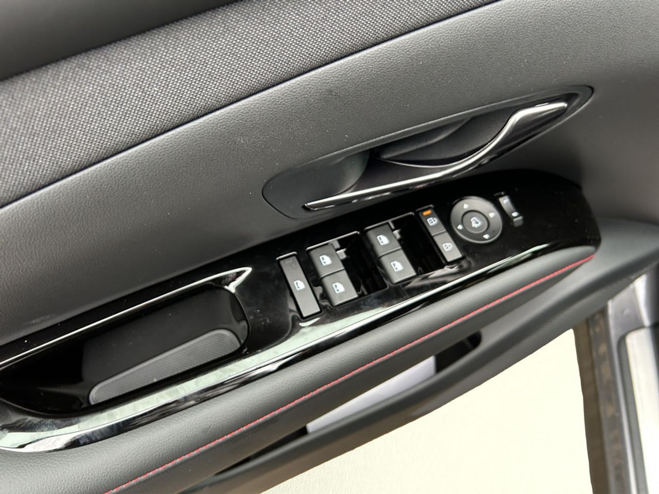 https://csb-strapi-files.fsn1.your-objectstorage.com/inventory-cars/images/dcbf65cceb3b20961a46ff8de64811bebedd7ed5/11_1280_6191.jpg