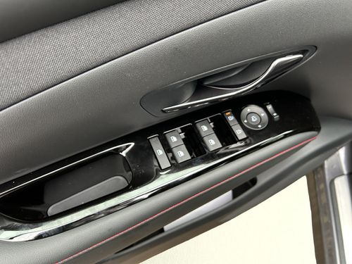 https://csb-strapi-files.fsn1.your-objectstorage.com/inventory-cars/images/dcbf65cceb3b20961a46ff8de64811bebedd7ed5/11_500_5720.jpg