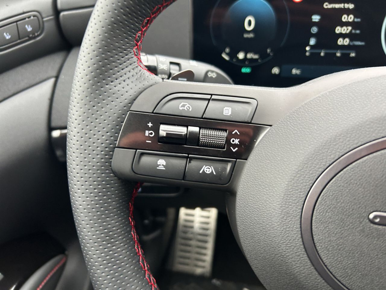 https://csb-strapi-files.fsn1.your-objectstorage.com/inventory-cars/images/dcbf65cceb3b20961a46ff8de64811bebedd7ed5/23_1280_6984.jpg