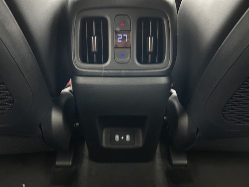 https://csb-strapi-files.fsn1.your-objectstorage.com/inventory-cars/images/dcbf65cceb3b20961a46ff8de64811bebedd7ed5/32_500_6390.jpg