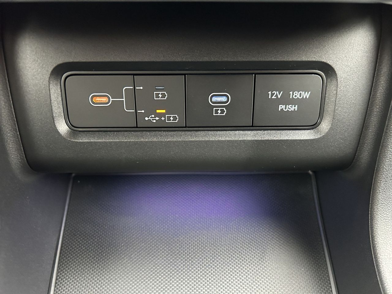 https://csb-strapi-files.fsn1.your-objectstorage.com/inventory-cars/images/dcbf65cceb3b20961a46ff8de64811bebedd7ed5/34_1280_9806.jpg
