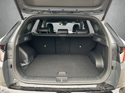 https://csb-strapi-files.fsn1.your-objectstorage.com/inventory-cars/images/dcbf65cceb3b20961a46ff8de64811bebedd7ed5/5_500_8286.jpg
