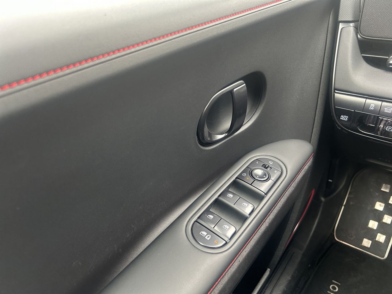 https://csb-strapi-files.fsn1.your-objectstorage.com/inventory-cars/images/dd94f4ab6c6aa3fa8d647555326599b6f7fa294f/13_1280_5209.jpg