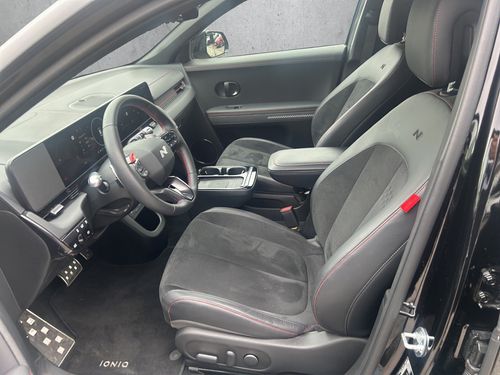https://csb-strapi-files.fsn1.your-objectstorage.com/inventory-cars/images/dd94f4ab6c6aa3fa8d647555326599b6f7fa294f/15_500_9230.jpg