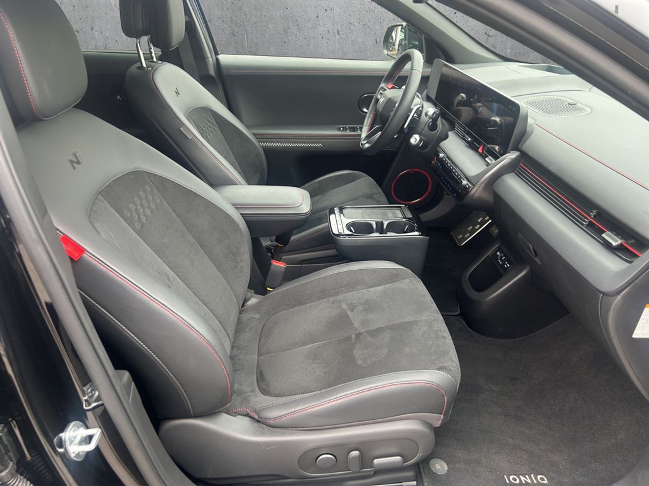 https://csb-strapi-files.fsn1.your-objectstorage.com/inventory-cars/images/dd94f4ab6c6aa3fa8d647555326599b6f7fa294f/16_1280_5322.jpg
