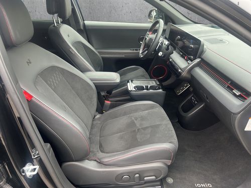 https://csb-strapi-files.fsn1.your-objectstorage.com/inventory-cars/images/dd94f4ab6c6aa3fa8d647555326599b6f7fa294f/16_500_9828.jpg