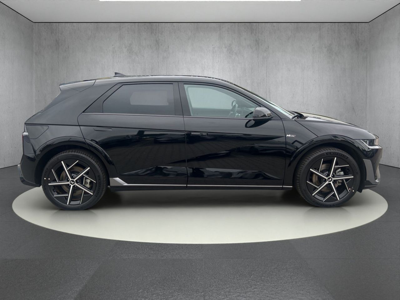 https://csb-strapi-files.fsn1.your-objectstorage.com/inventory-cars/images/dd94f4ab6c6aa3fa8d647555326599b6f7fa294f/5_1280_3560.jpg