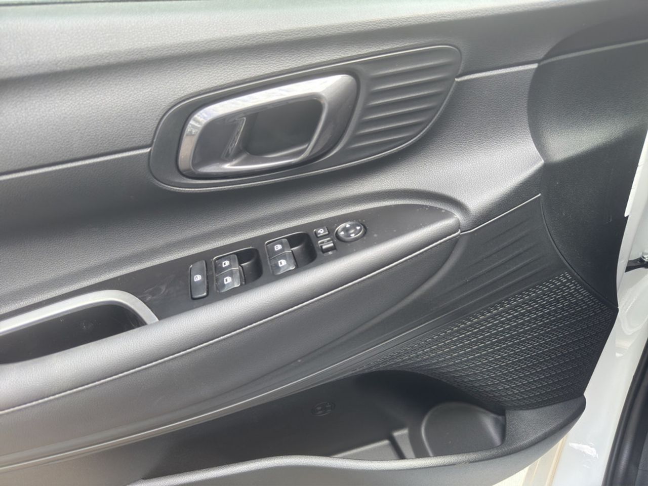 https://csb-strapi-files.fsn1.your-objectstorage.com/inventory-cars/images/ddad02ec1db0349bcb7f607ed0a52886c1cb0875/13_1280_8735.jpg