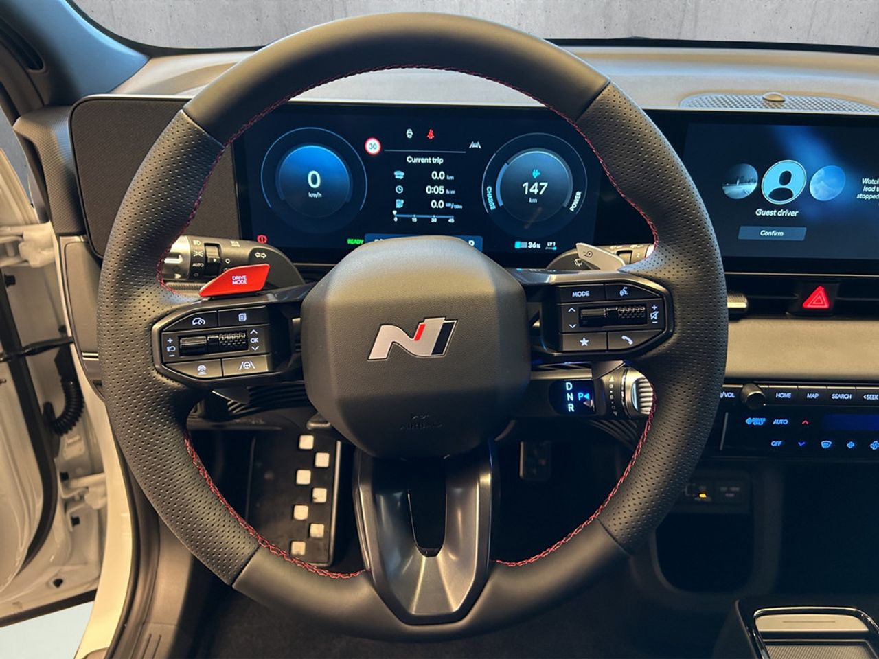 https://csb-strapi-files.fsn1.your-objectstorage.com/inventory-cars/images/de1787069bf761d9c80cc1fe062b31b05f708571/10_1280_2624.jpg