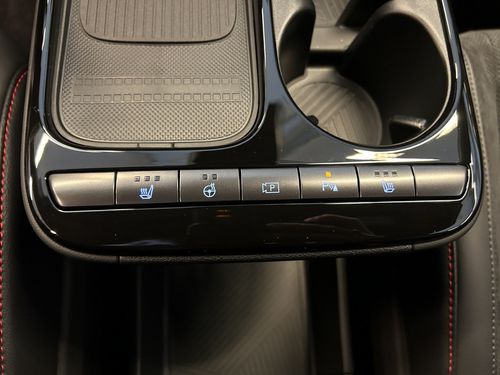 https://csb-strapi-files.fsn1.your-objectstorage.com/inventory-cars/images/de1787069bf761d9c80cc1fe062b31b05f708571/13_500_3103.jpg