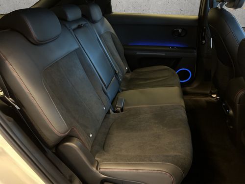 https://csb-strapi-files.fsn1.your-objectstorage.com/inventory-cars/images/de1787069bf761d9c80cc1fe062b31b05f708571/18_500_6463.jpg