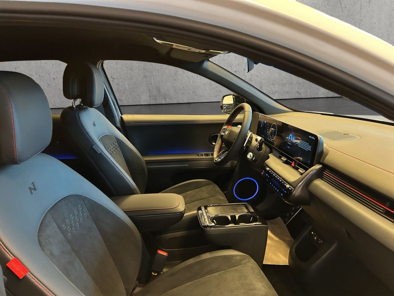 https://csb-strapi-files.fsn1.your-objectstorage.com/inventory-cars/images/de1787069bf761d9c80cc1fe062b31b05f708571/19_1280_7639.jpg
