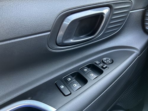 https://csb-strapi-files.fsn1.your-objectstorage.com/inventory-cars/images/de4360ffef2fcd746d889f34fa8006afb7ab5a9a/13_500_4690.jpg
