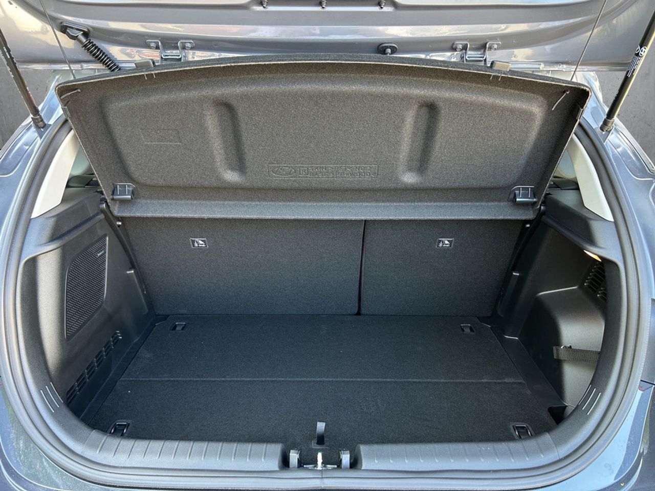 https://csb-strapi-files.fsn1.your-objectstorage.com/inventory-cars/images/de4360ffef2fcd746d889f34fa8006afb7ab5a9a/17_1280_7391.jpg