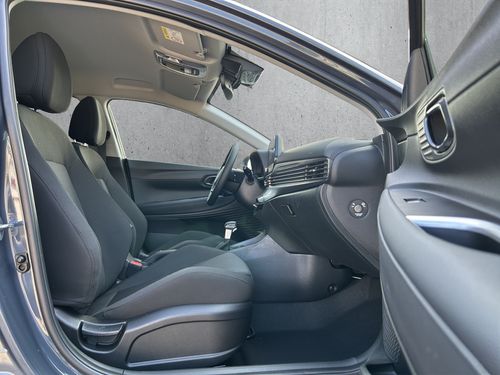 https://csb-strapi-files.fsn1.your-objectstorage.com/inventory-cars/images/de4360ffef2fcd746d889f34fa8006afb7ab5a9a/19_500_8243.jpg