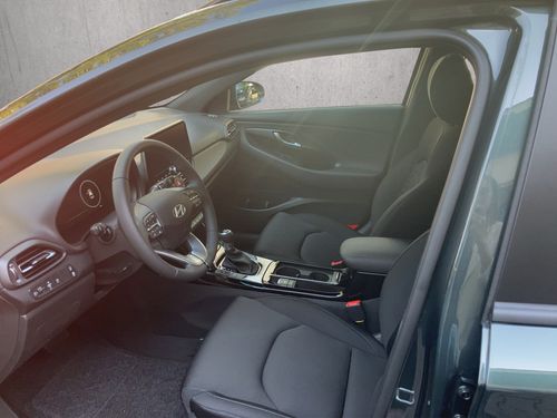 https://csb-strapi-files.fsn1.your-objectstorage.com/inventory-cars/images/de7964dc6bae45c4e6048a922c17abac2a02fc92/9_500_7960.jpg