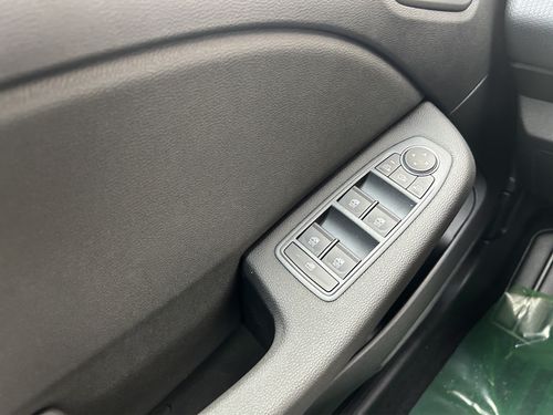 https://csb-strapi-files.fsn1.your-objectstorage.com/inventory-cars/images/df5262aa019e368ce70100ab73e2d96cd5d7b726/18_500_8367.jpg