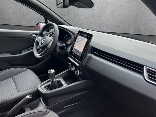 https://csb-strapi-files.fsn1.your-objectstorage.com/inventory-cars/images/df5262aa019e368ce70100ab73e2d96cd5d7b726/33_500_3282.jpg
