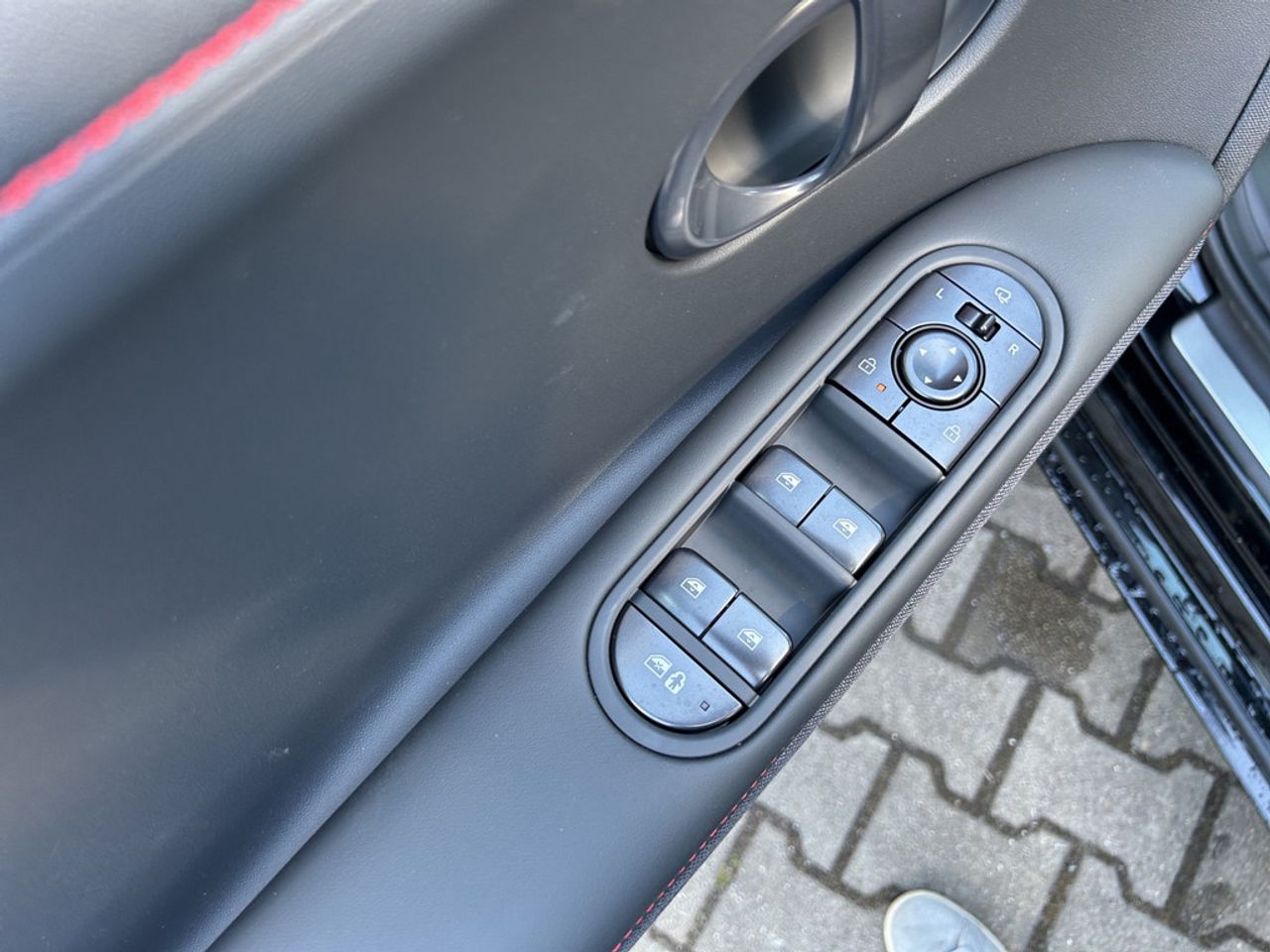 https://csb-strapi-files.fsn1.your-objectstorage.com/inventory-cars/images/df6268cfdc97adace0dca97a73059f2d63267988/13_1280_5711.jpg