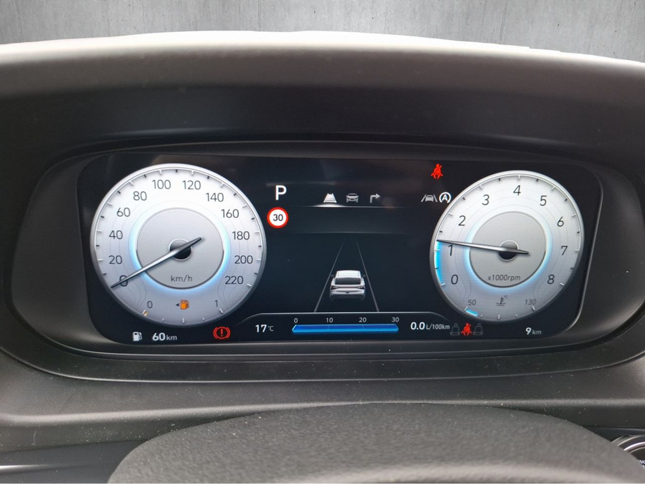 https://csb-strapi-files.fsn1.your-objectstorage.com/inventory-cars/images/df885d797be2b832691759a8dc04ae8140e77c23/11_1280_1185.jpg