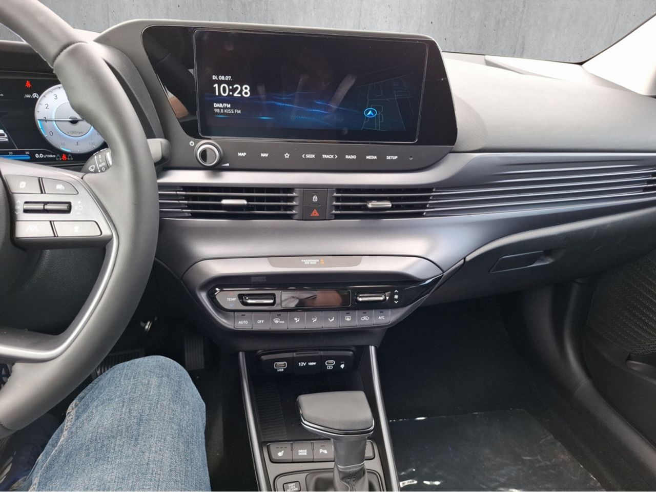 https://csb-strapi-files.fsn1.your-objectstorage.com/inventory-cars/images/df885d797be2b832691759a8dc04ae8140e77c23/12_1280_8568.jpg