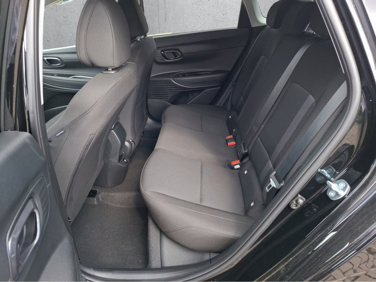 https://csb-strapi-files.fsn1.your-objectstorage.com/inventory-cars/images/df885d797be2b832691759a8dc04ae8140e77c23/15_1280_5888.jpg