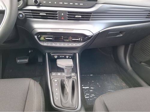 https://csb-strapi-files.fsn1.your-objectstorage.com/inventory-cars/images/df885d797be2b832691759a8dc04ae8140e77c23/17_500_1072.jpg