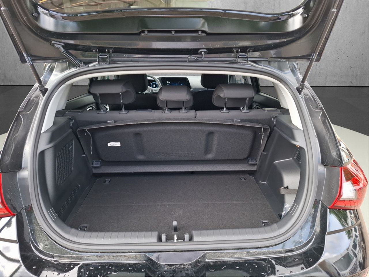 https://csb-strapi-files.fsn1.your-objectstorage.com/inventory-cars/images/df885d797be2b832691759a8dc04ae8140e77c23/18_1280_1742.jpg