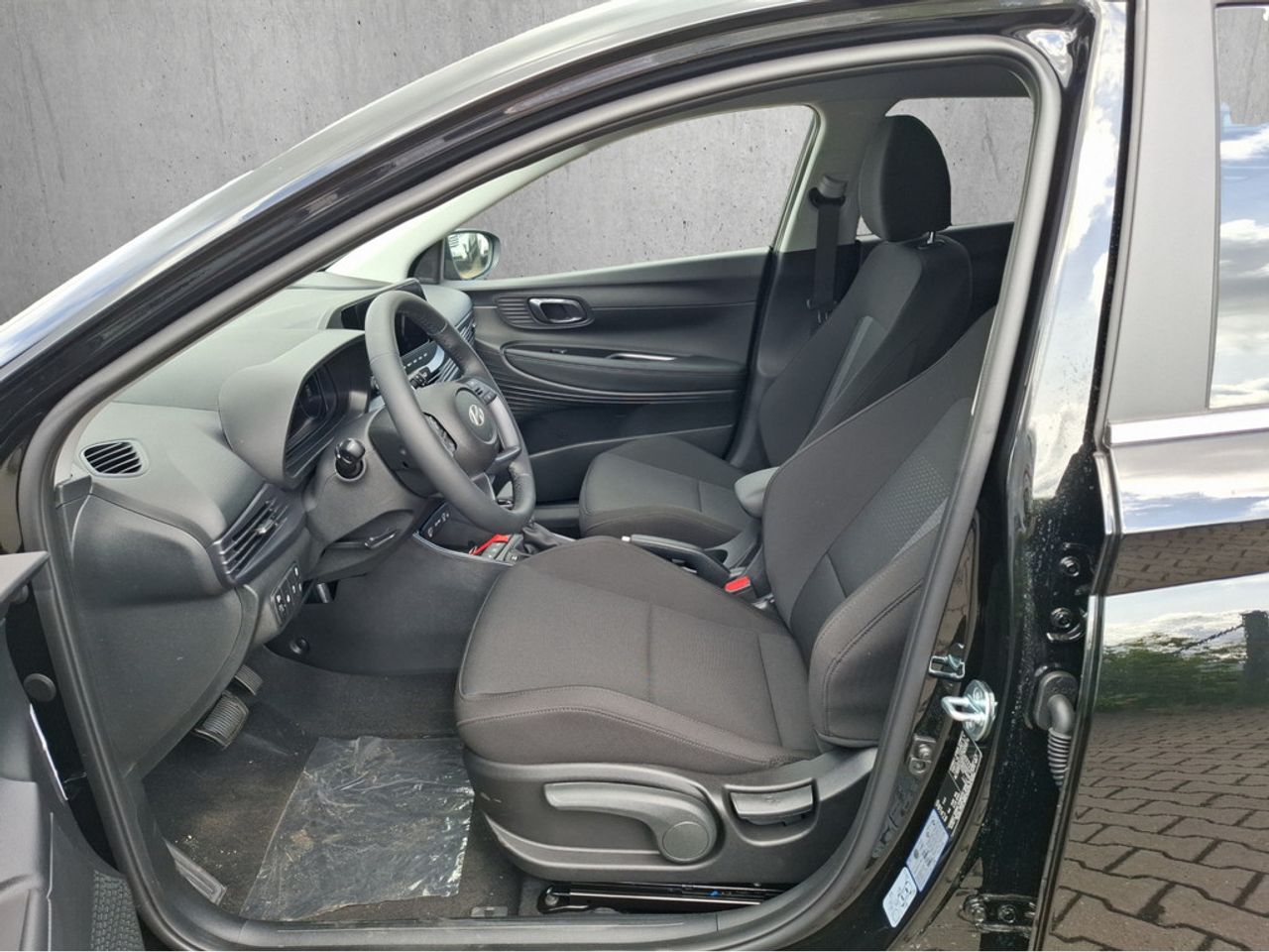 https://csb-strapi-files.fsn1.your-objectstorage.com/inventory-cars/images/df885d797be2b832691759a8dc04ae8140e77c23/9_1280_3718.jpg