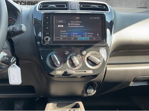 https://csb-strapi-files.fsn1.your-objectstorage.com/inventory-cars/images/df90bf60ab2c02cf023a17c70af55b96a1c367d5/12_500_4532.jpg