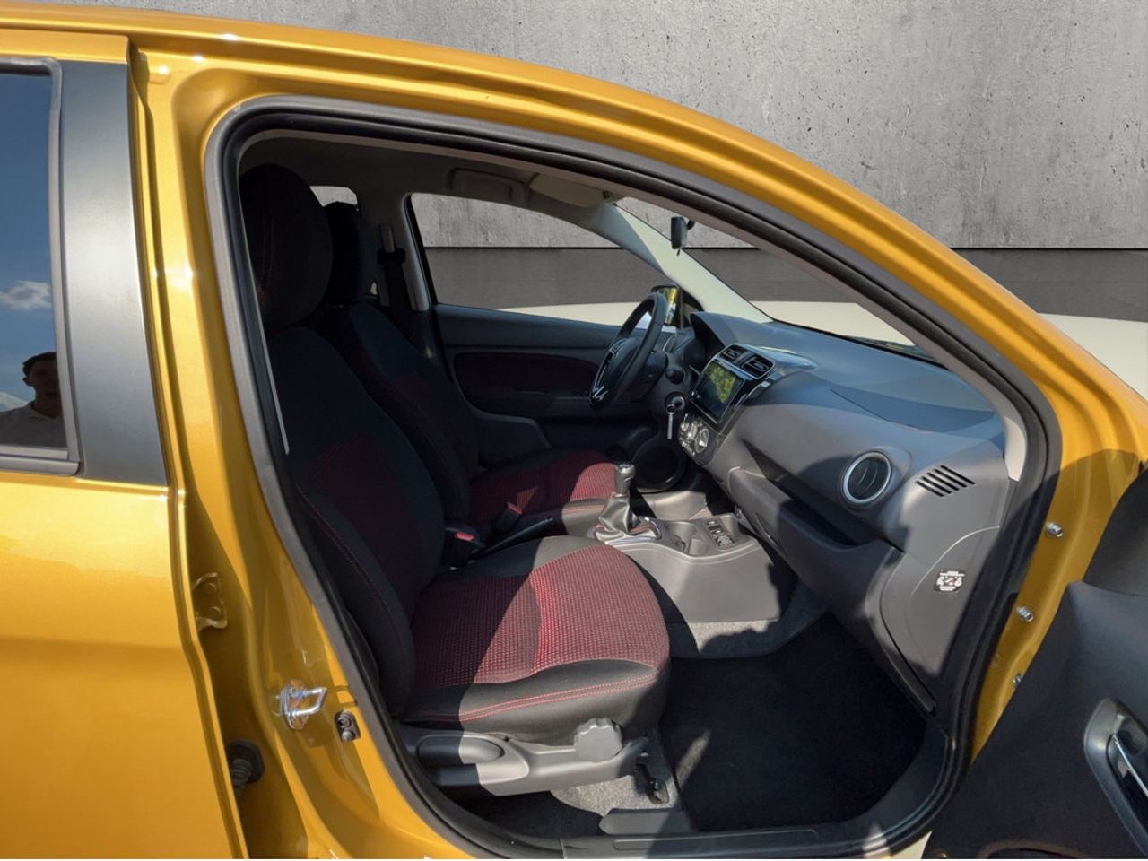 https://csb-strapi-files.fsn1.your-objectstorage.com/inventory-cars/images/df90bf60ab2c02cf023a17c70af55b96a1c367d5/19_1280_4673.jpg