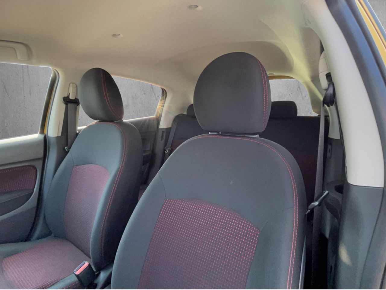 https://csb-strapi-files.fsn1.your-objectstorage.com/inventory-cars/images/df90bf60ab2c02cf023a17c70af55b96a1c367d5/21_1280_6729.jpg