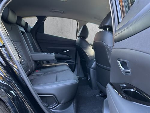 https://csb-strapi-files.fsn1.your-objectstorage.com/inventory-cars/images/df991ced311b656f62cc1f03b462615be89631a3/19_500_4826.jpg