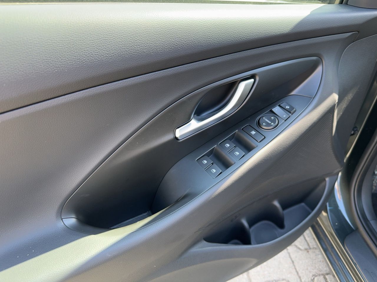 https://csb-strapi-files.fsn1.your-objectstorage.com/inventory-cars/images/e067fd5cbf24c7cb3d54c023c6da93fdd9e65a0b/13_1280_8278.jpg