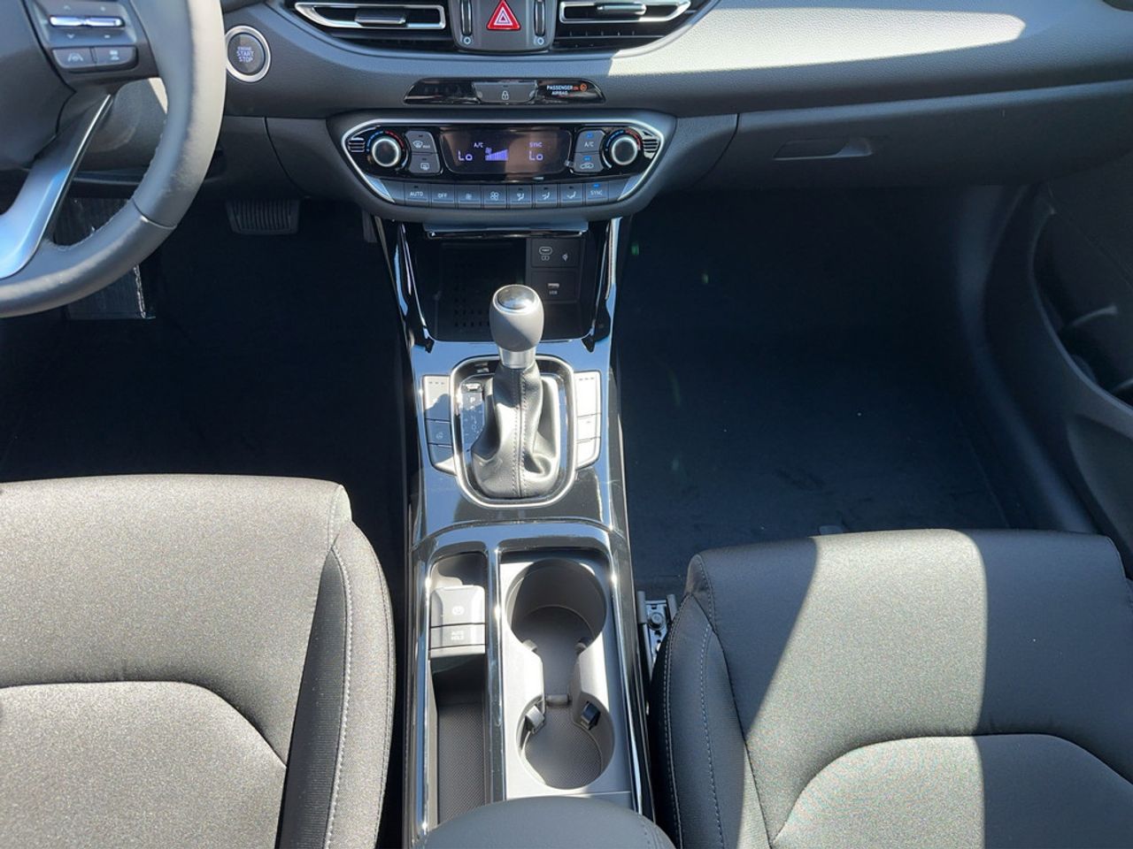 https://csb-strapi-files.fsn1.your-objectstorage.com/inventory-cars/images/e067fd5cbf24c7cb3d54c023c6da93fdd9e65a0b/17_1280_2144.jpg