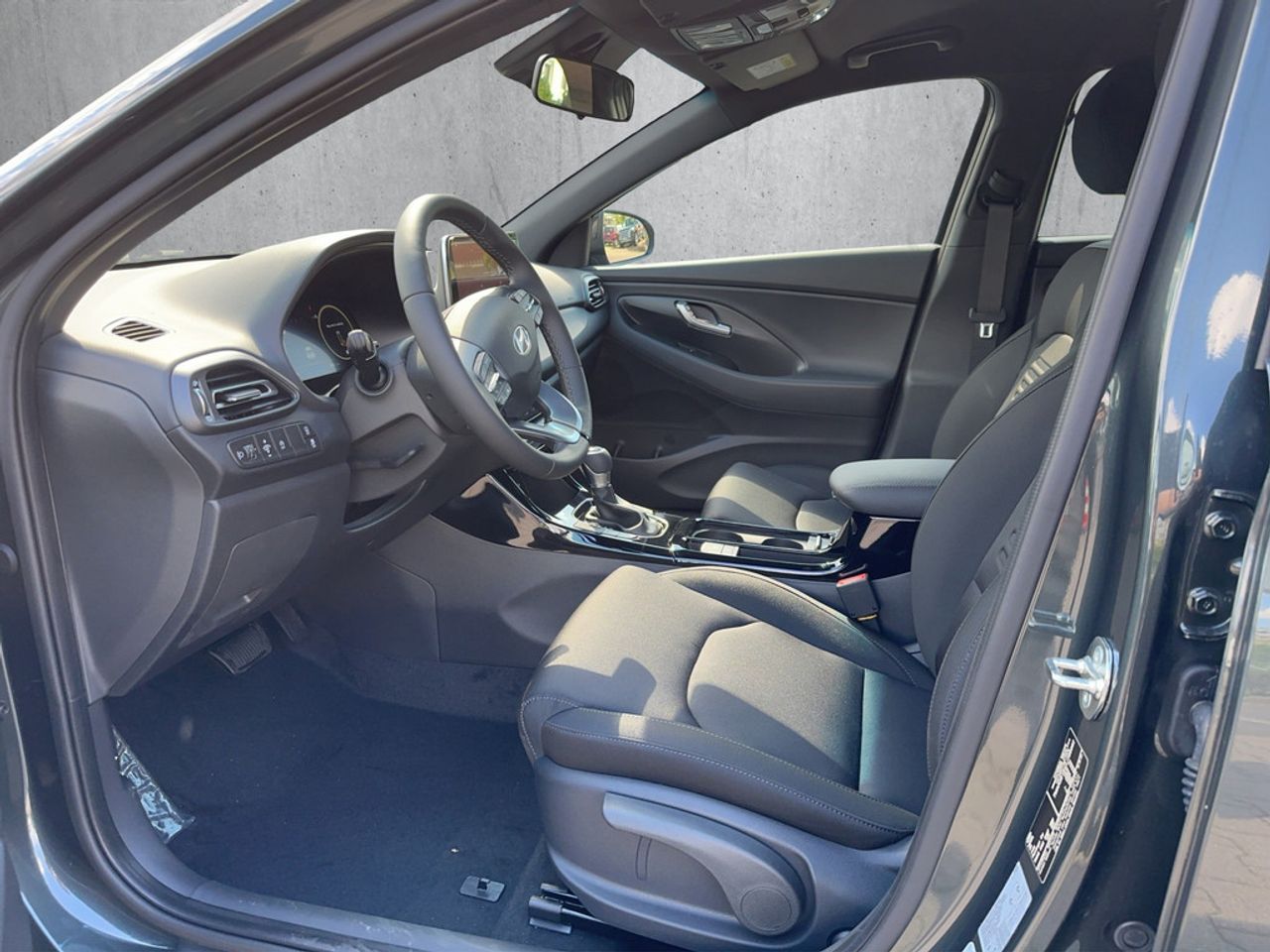 https://csb-strapi-files.fsn1.your-objectstorage.com/inventory-cars/images/e067fd5cbf24c7cb3d54c023c6da93fdd9e65a0b/9_1280_1426.jpg