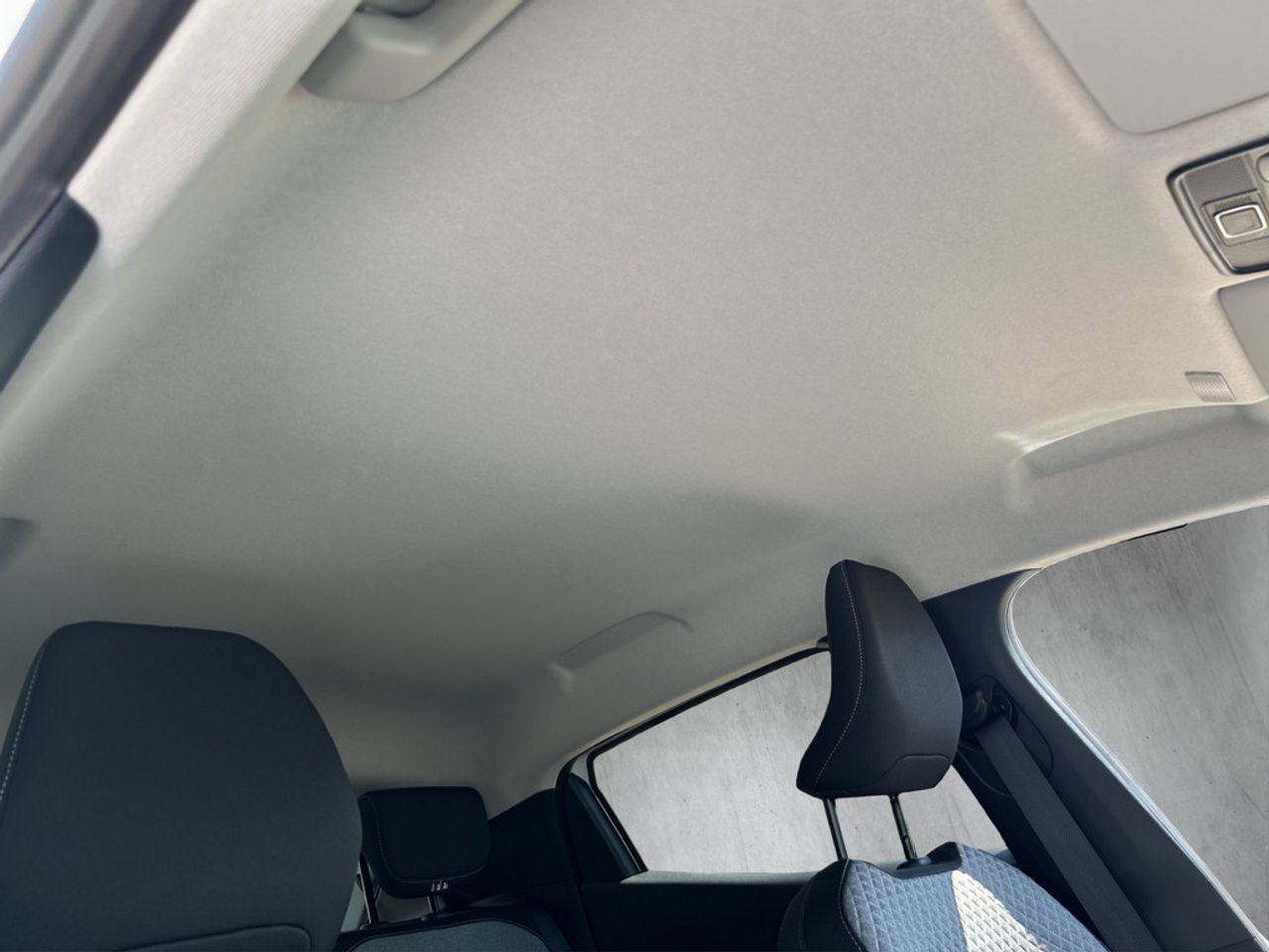 https://csb-strapi-files.fsn1.your-objectstorage.com/inventory-cars/images/e12ddf322cbb65a747d927b3a33b0d573e7af067/18_1280_5358.jpg