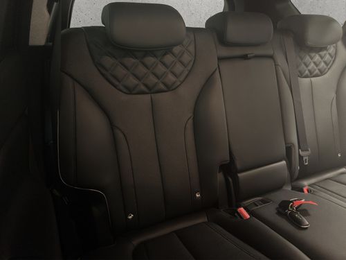https://csb-strapi-files.fsn1.your-objectstorage.com/inventory-cars/images/e208bae72c3fc655a67707d05dca019e09ae3b71/19_500_7377.jpg