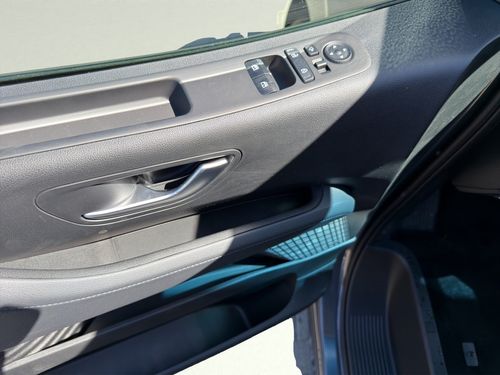 https://csb-strapi-files.fsn1.your-objectstorage.com/inventory-cars/images/e37357dc2e247d477f8629be3535ac2e3f28debf/11_500_6571.jpg