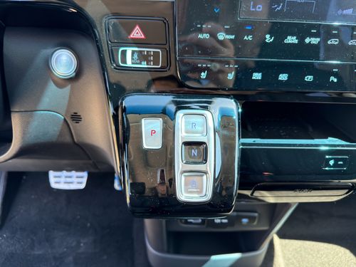 https://csb-strapi-files.fsn1.your-objectstorage.com/inventory-cars/images/e37357dc2e247d477f8629be3535ac2e3f28debf/16_500_1102.jpg