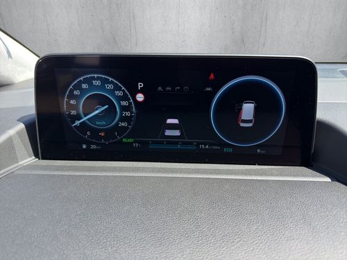 https://csb-strapi-files.fsn1.your-objectstorage.com/inventory-cars/images/e37357dc2e247d477f8629be3535ac2e3f28debf/17_500_4718.jpg